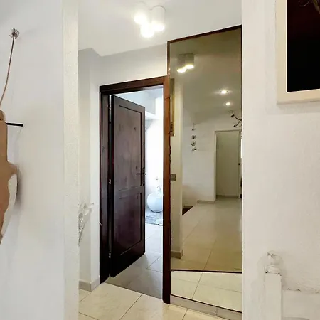 Mica Villa