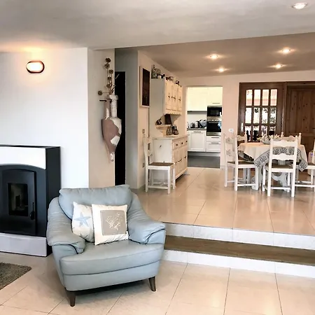 Mica لا ماداّلينا